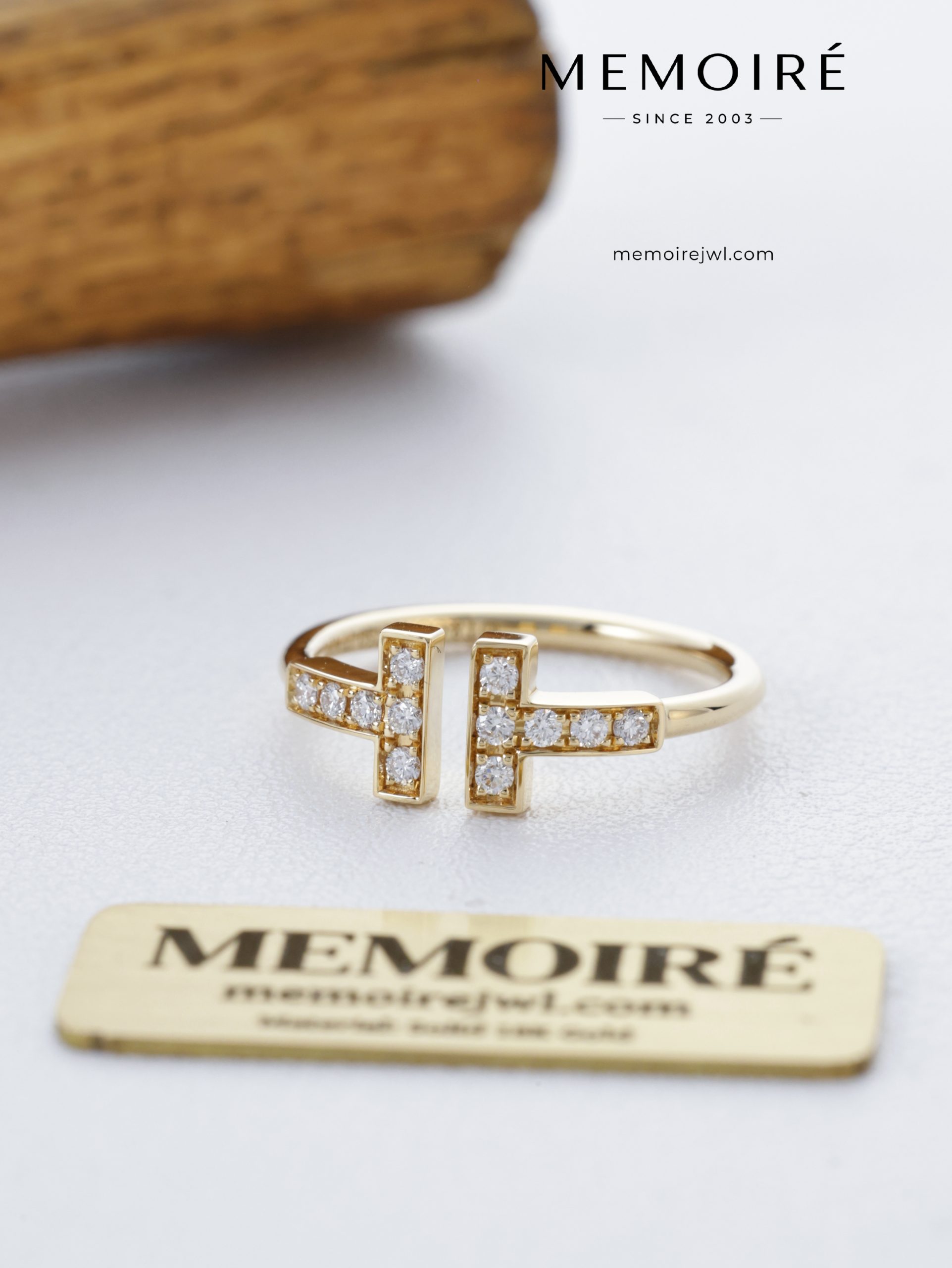 MEMOIRÉ 18K Yellow Gold Open T-Bar Diamond Ring | Pave-Set Modern Design