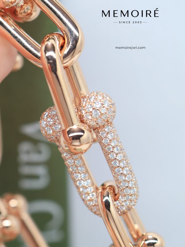 MEMOIRÉ Large U-Link Horseshoe Bracelet with 1 Pave Diamond Link in Rose Gold