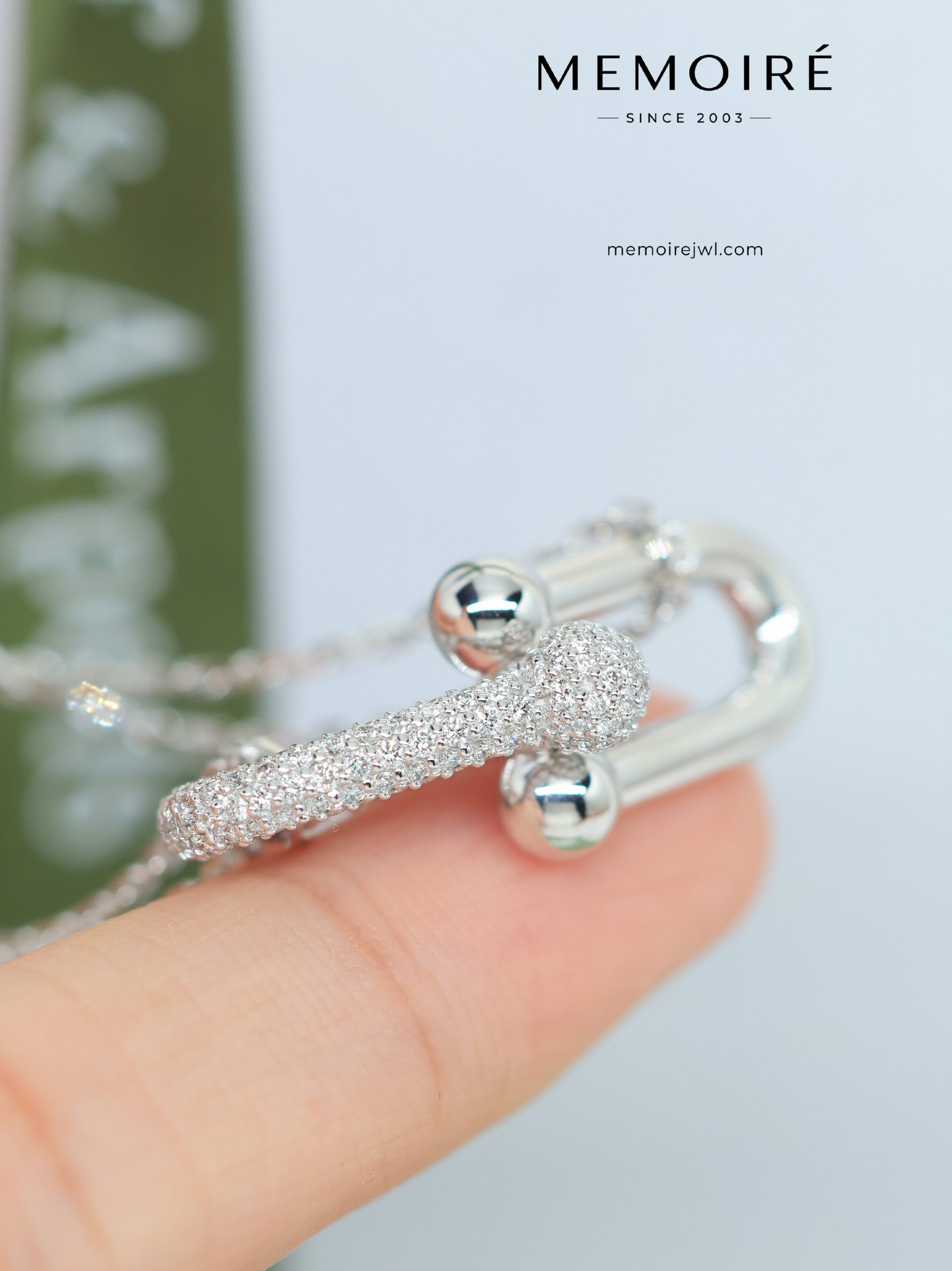 MEMOIRÉ Platinum Large Half-Pave Diamond U-Shaped Horseshoe Necklace - Image 5