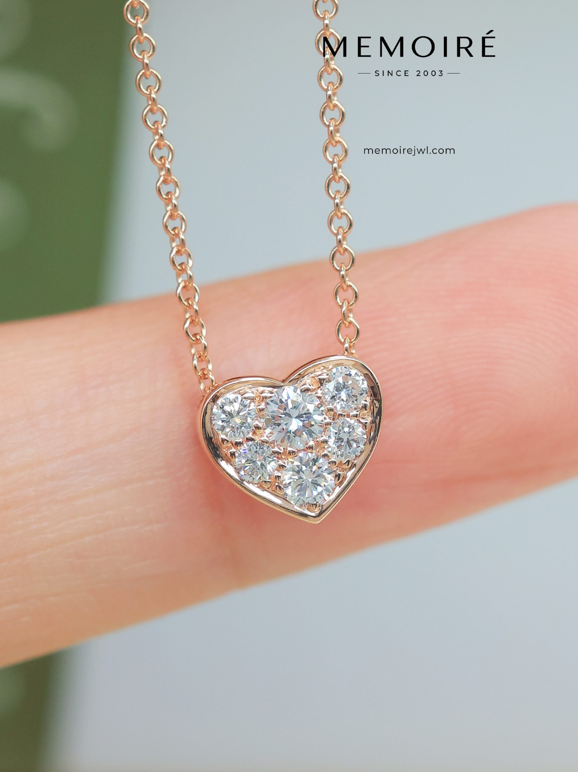 MEMOIRÉ 5-Stone Pave Diamond Heart Pendant Necklace in Rose Gold - Image 3