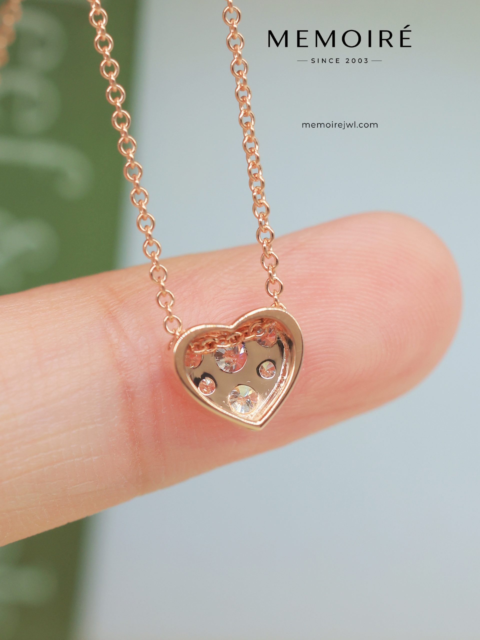 MEMOIRÉ 5-Stone Pave Diamond Heart Pendant Necklace in Rose Gold - Image 4