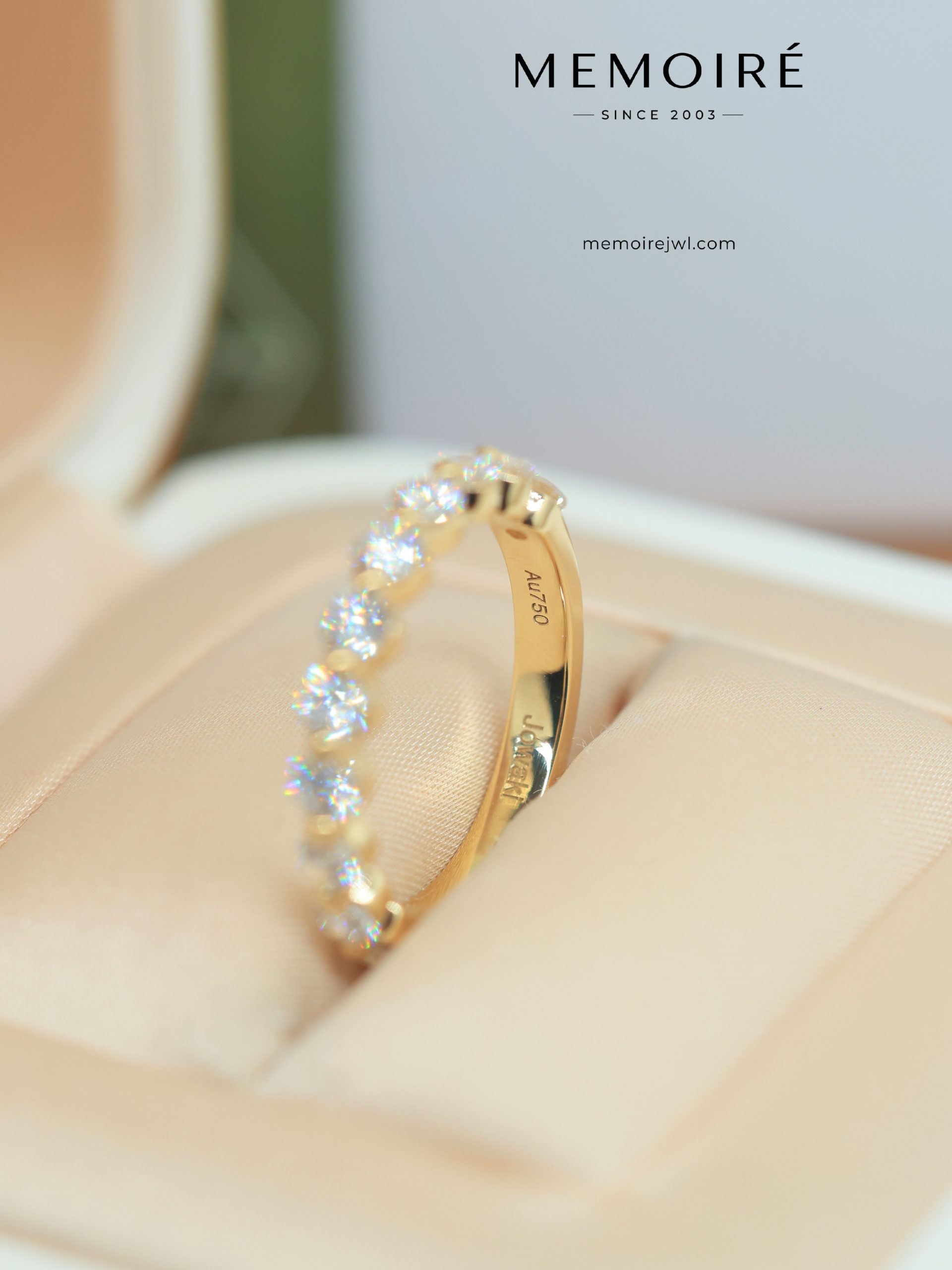 MÉMOIRÉ 18K Gold Half Eternity Four-Prong Diamond Band
