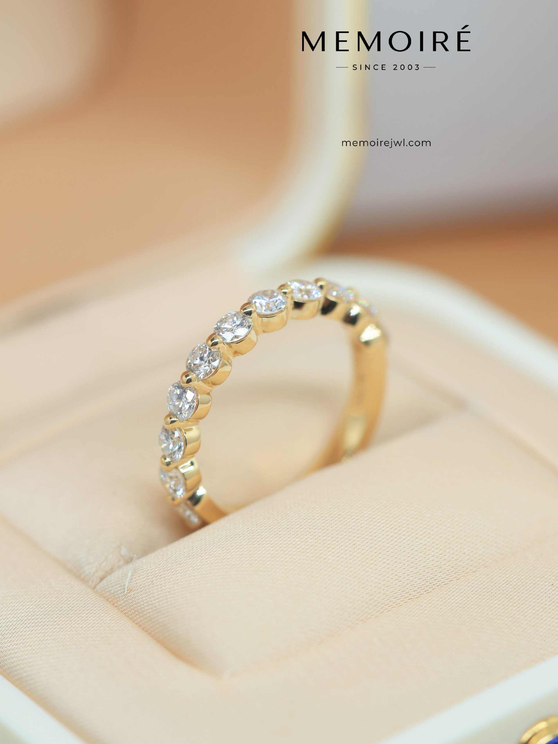 MÉMOIRÉ 18K Gold Half Eternity Four-Prong Diamond Band - Image 4