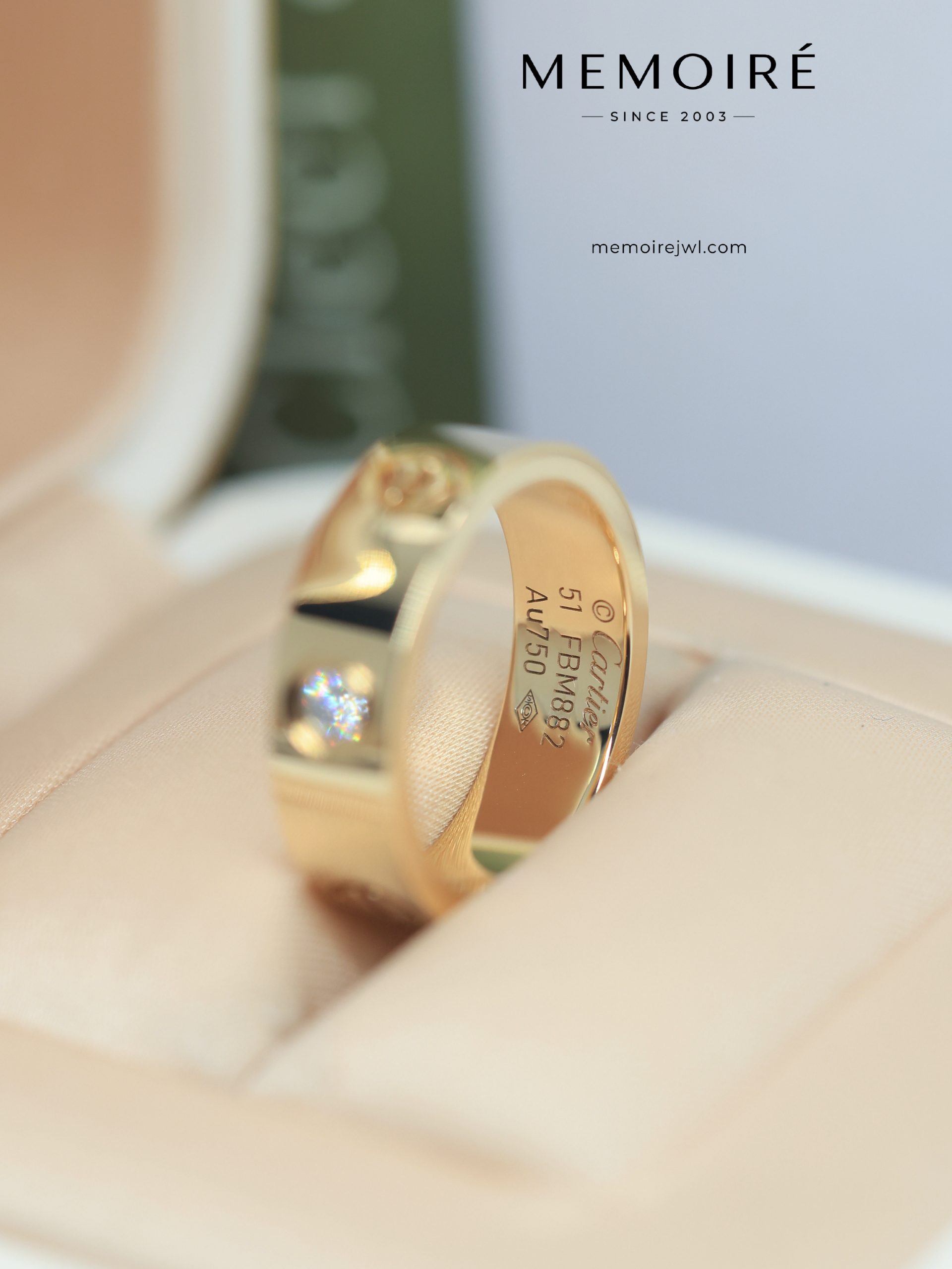 MÉMOIRÉ 18K Gold One Stone Screw Plain Ring - Image 5