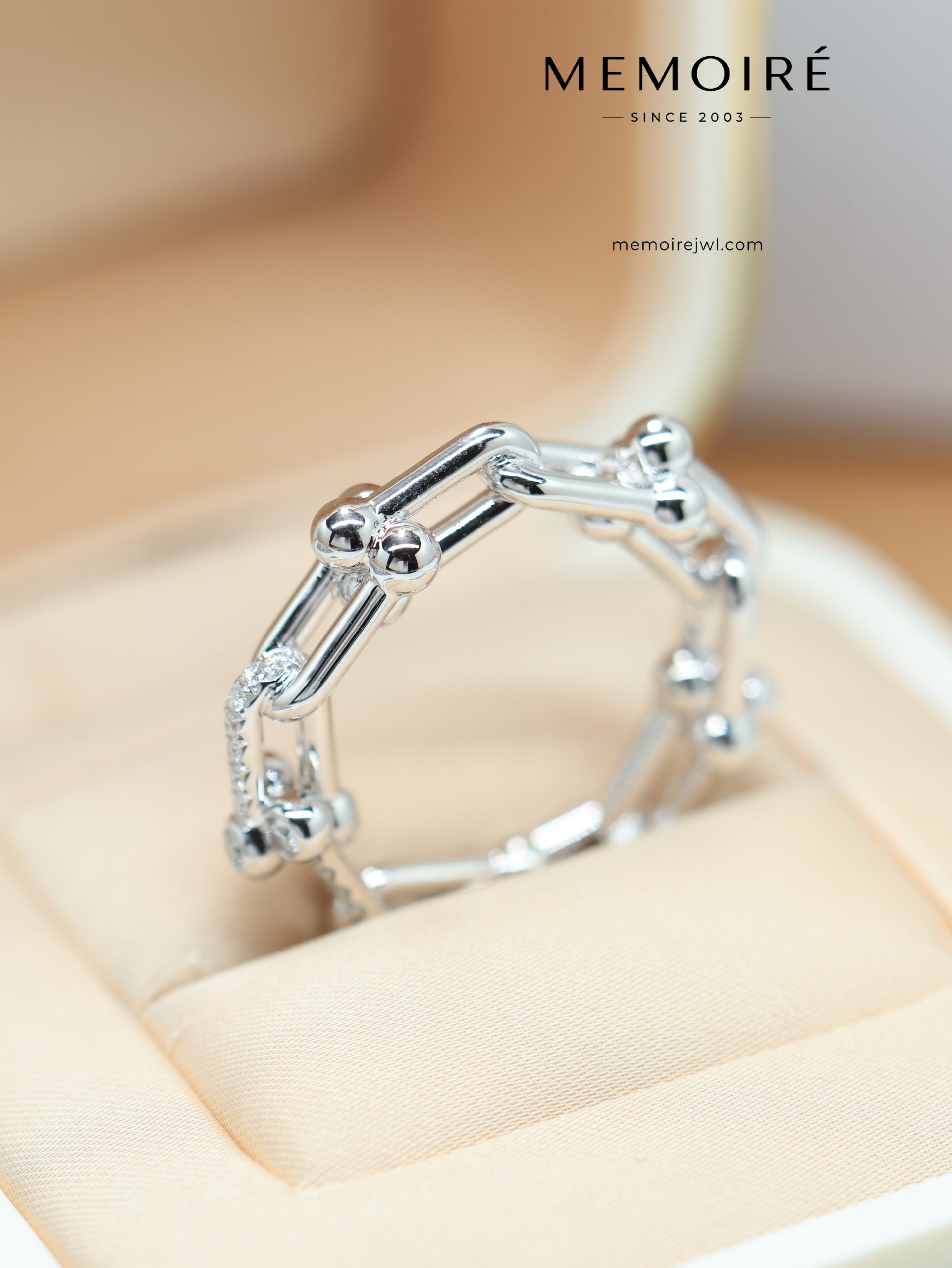 MEMOIRÉ Platinum Narrow Diamond-Set U-Link Ring