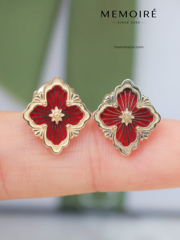 MEMOIRÉ 18K Yellow Gold Vintage Red Enamel Four-Leaf Clover Stud Earrings
