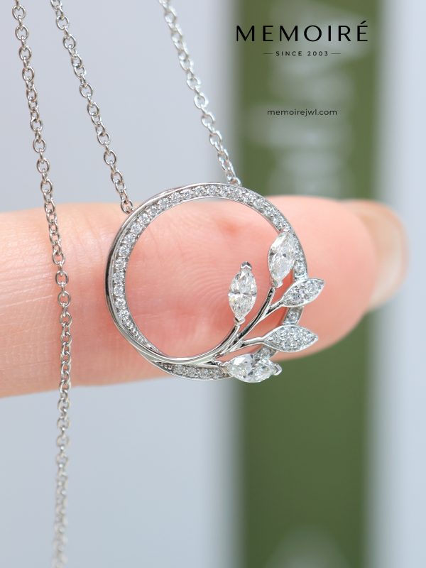 MEMOIRÉ Platinum Full-Pave Diamond Vine Necklace