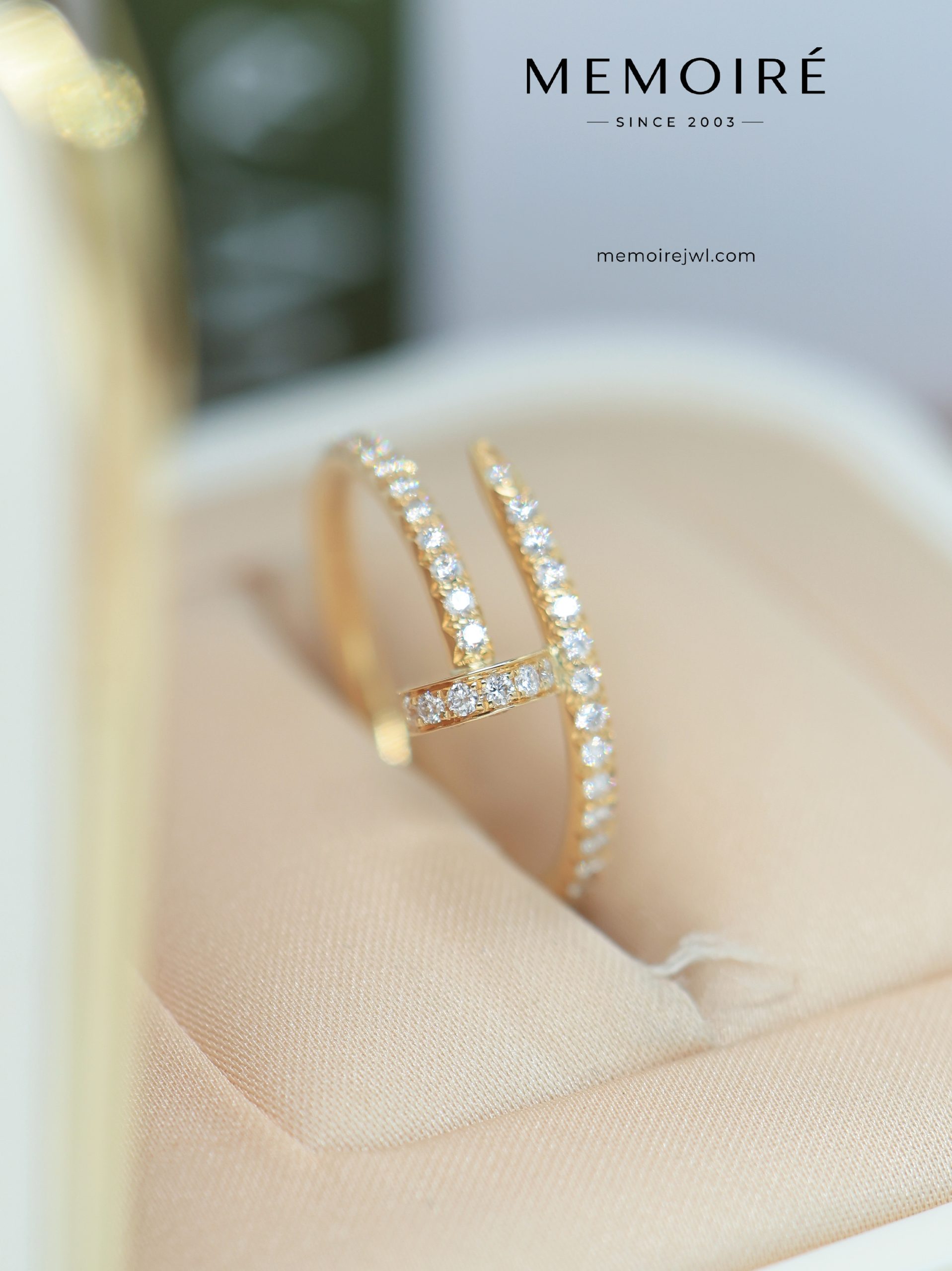 MÉMOIRÉ 18K Gold Full Diamond Double Nail Ring - Image 3
