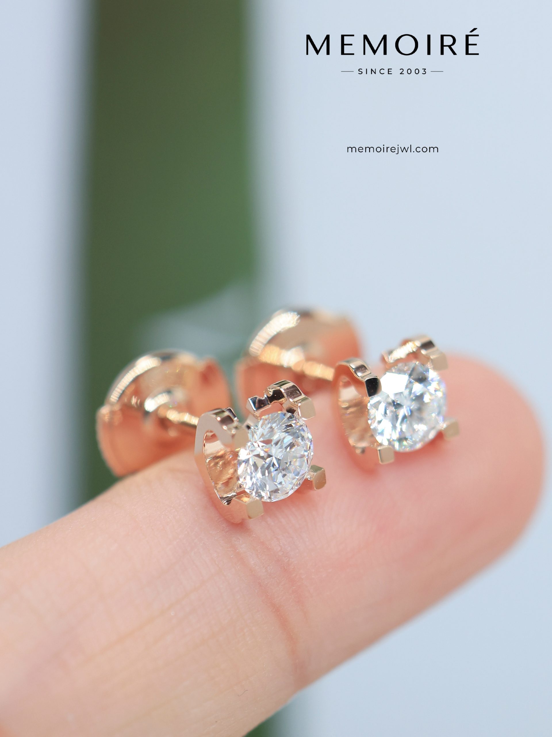 MÉMOIRÉ 18K Rose Gold Solitaire Diamond Studs - Image 3