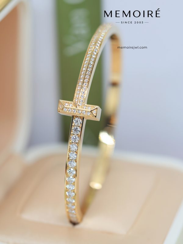 MEMOIRÉ Yellow Gold Narrow Full-Pave T1 Bangle