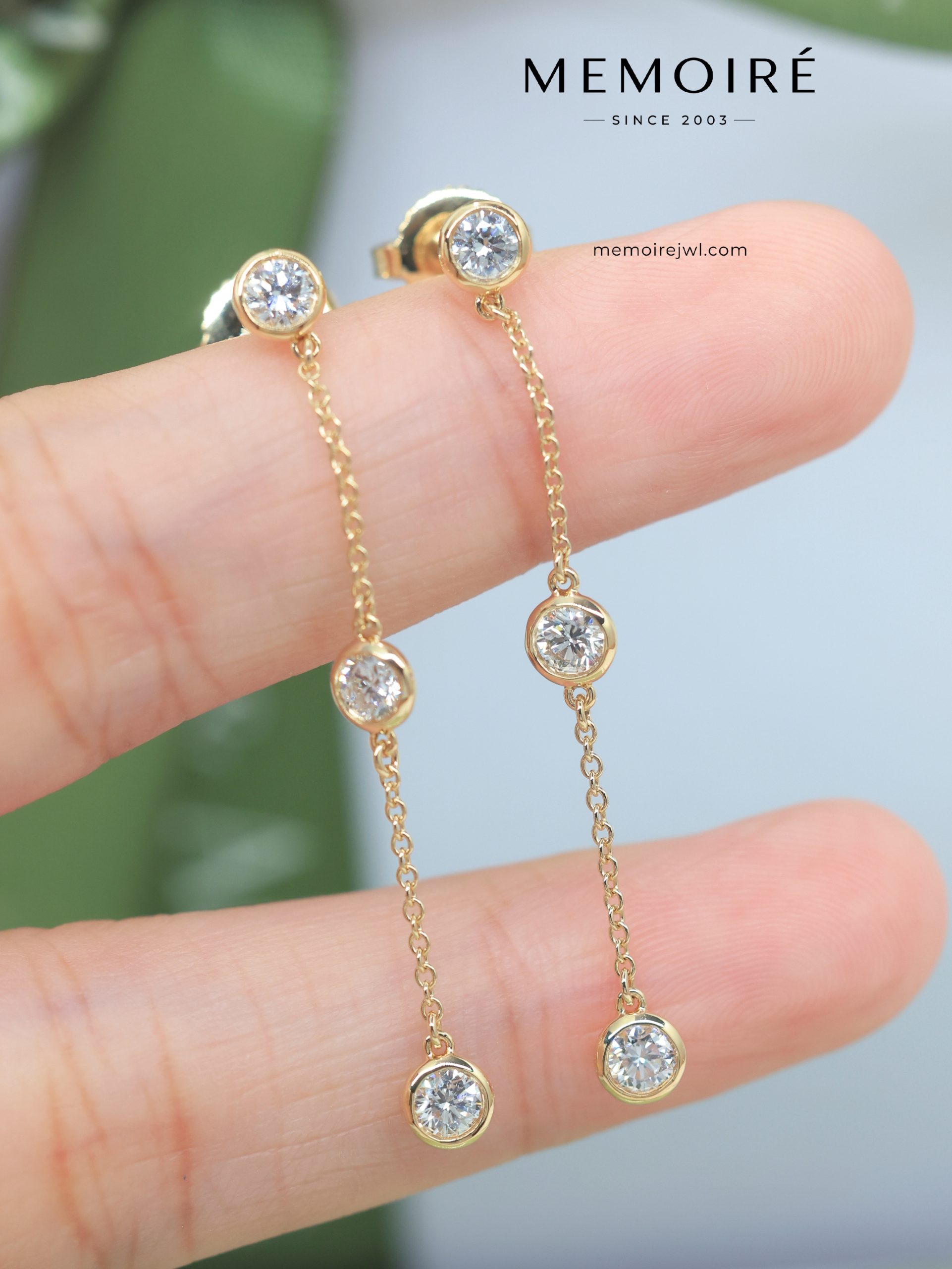 MEMOIRÉ Yellow Gold 3-Stone 0.15ct Each Diamond Drop Earrings