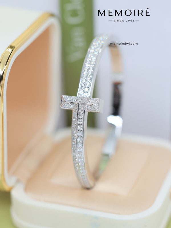 MEMOIRÉ Platinum Wide Full-Pave Diamond T1 Bangle