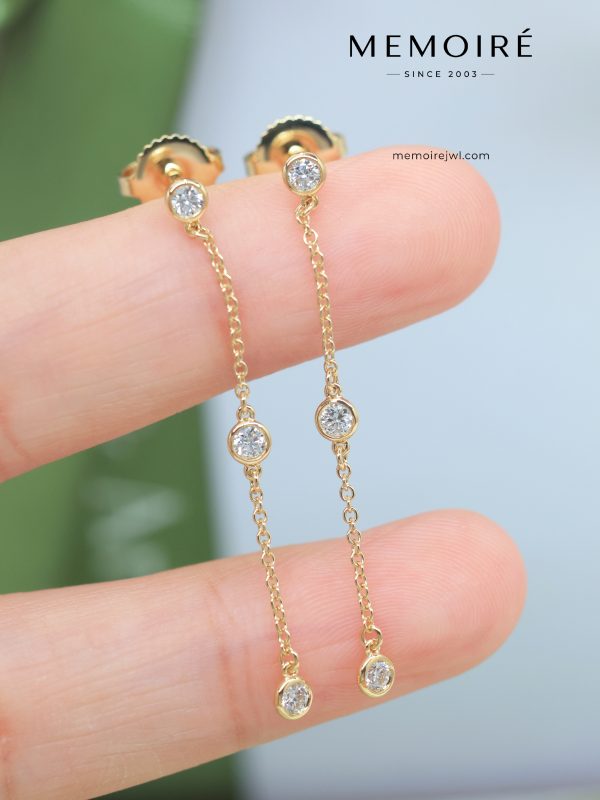 MEMOIRÉ Yellow Gold 3-Stone 0.05ct Each Diamond Drop Earrings