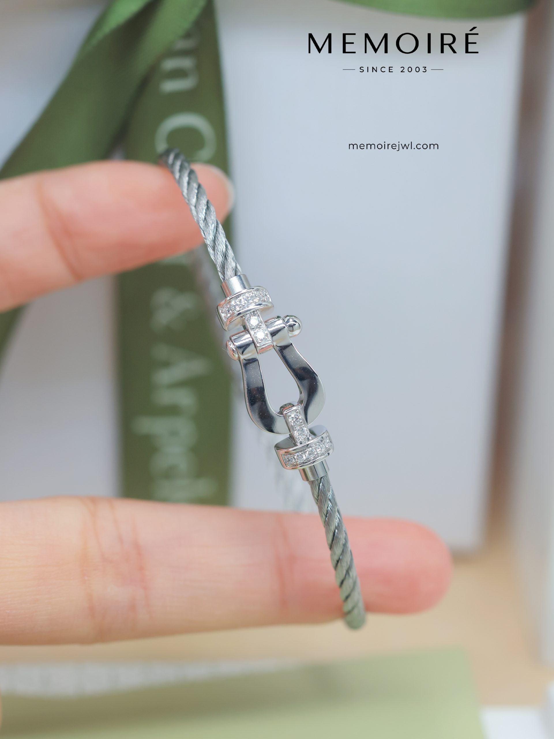 MEMOIRÉ White Gold Medium Half-Pave Horseshoe Buckle Silver Cable Wire Bracelet