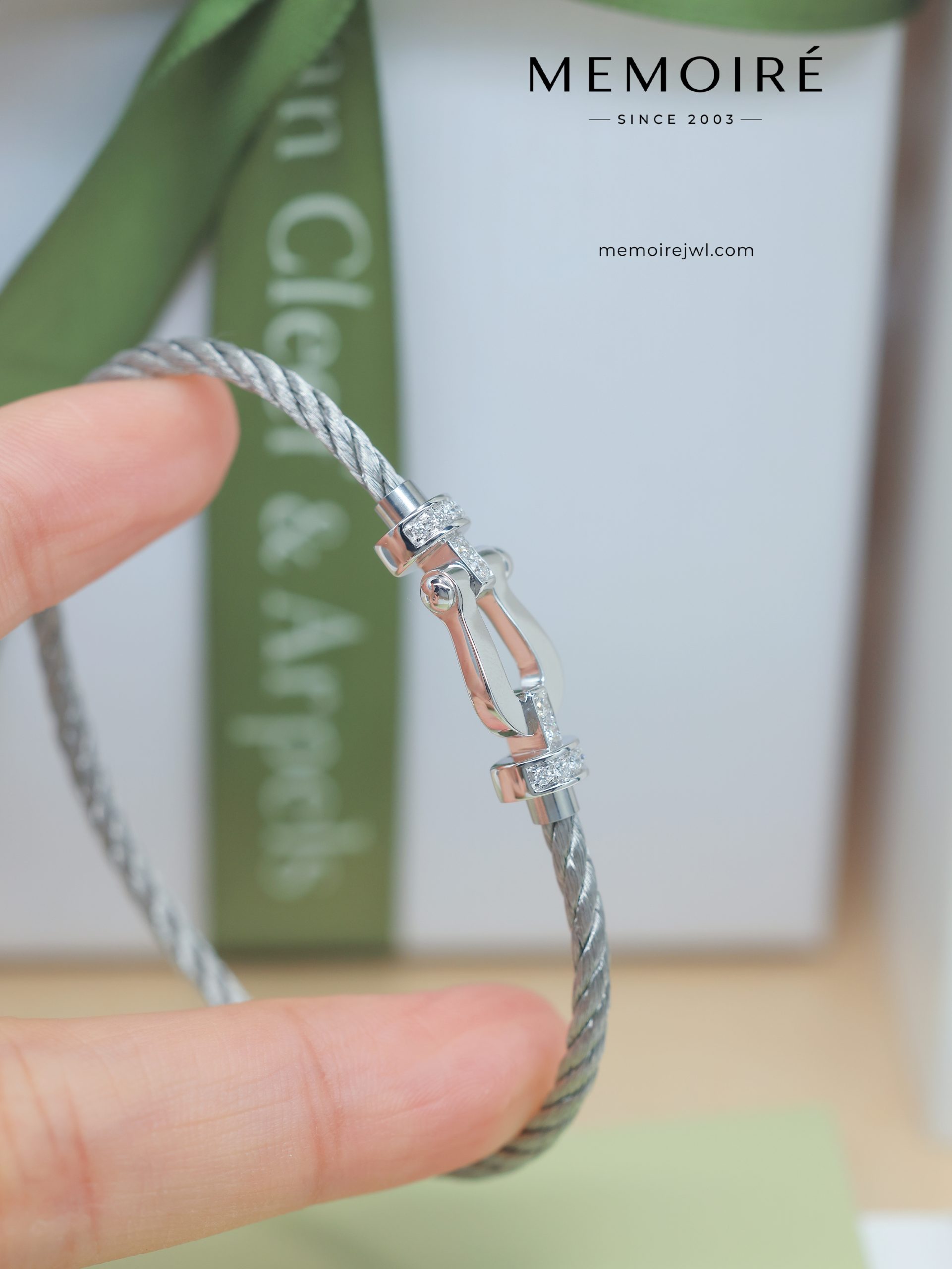 MEMOIRÉ White Gold Medium Half-Pave Horseshoe Buckle Silver Cable Wire Bracelet - Image 5