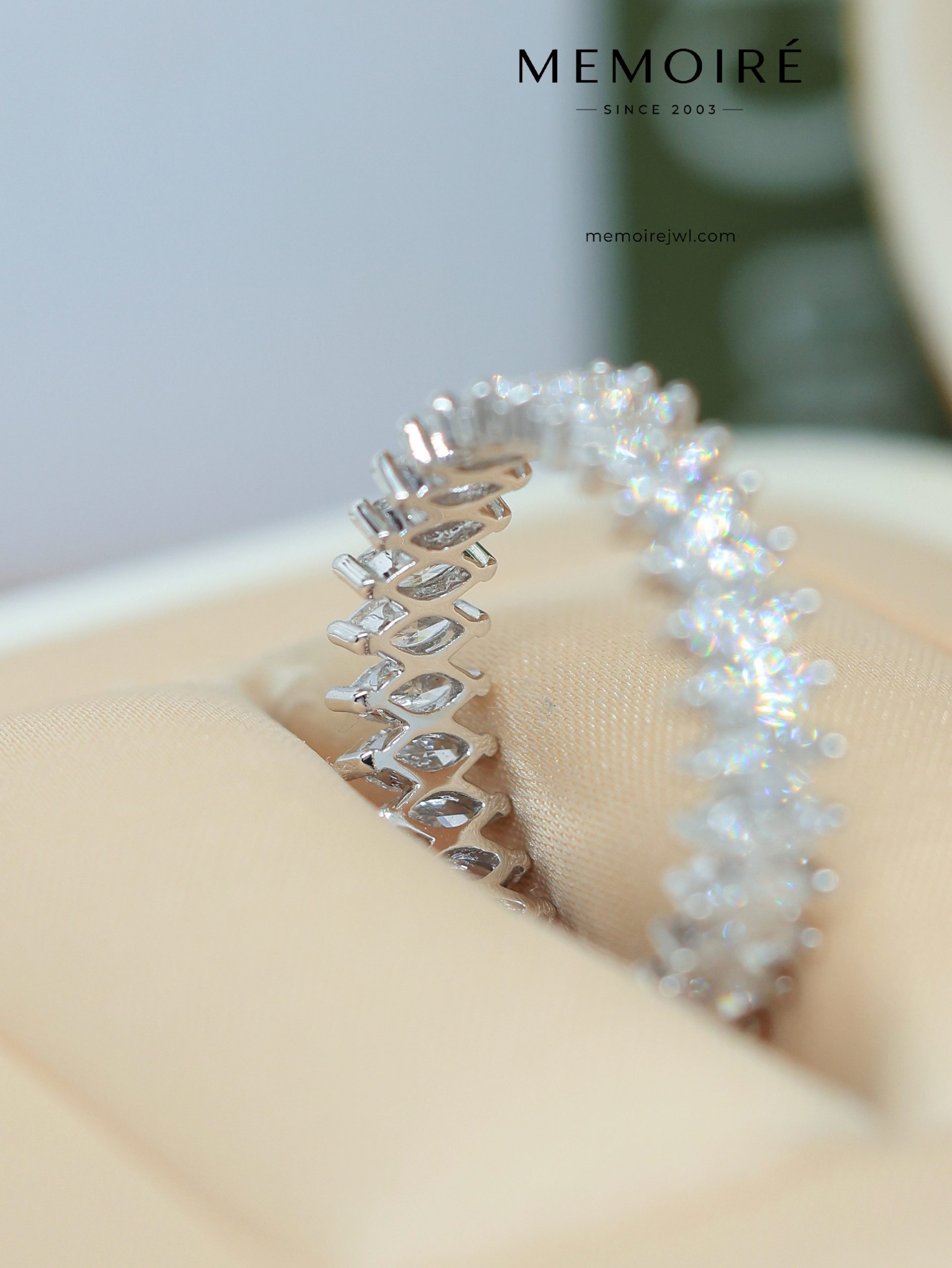 MÉMOIRÉ 18K White Gold Marquise Full Eternity Diamond Ring - Image 3