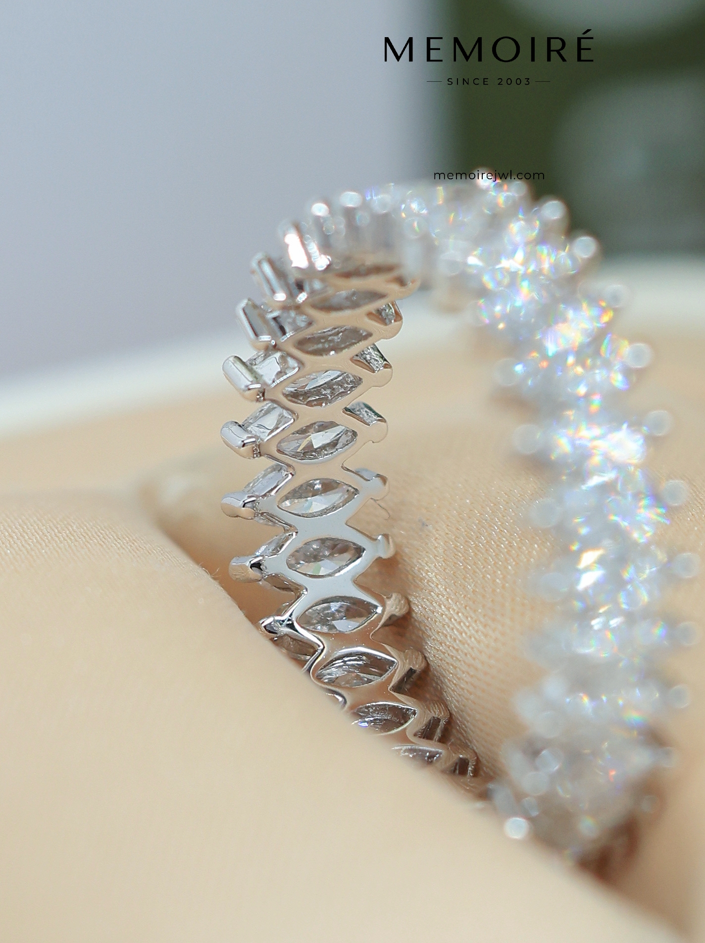 MÉMOIRÉ 18K White Gold Marquise Full Eternity Diamond Ring - Image 4