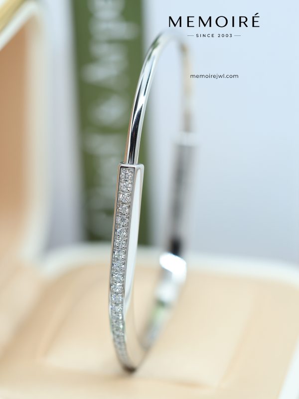 MEMOIRÉ Platinum Narrow Half-Pave Lock U-Shaped Bangle