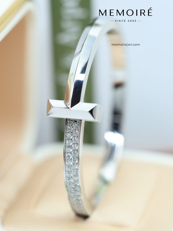 MEMOIRÉ Platinum Wide Half-Pave Diamond T1 Bangle
