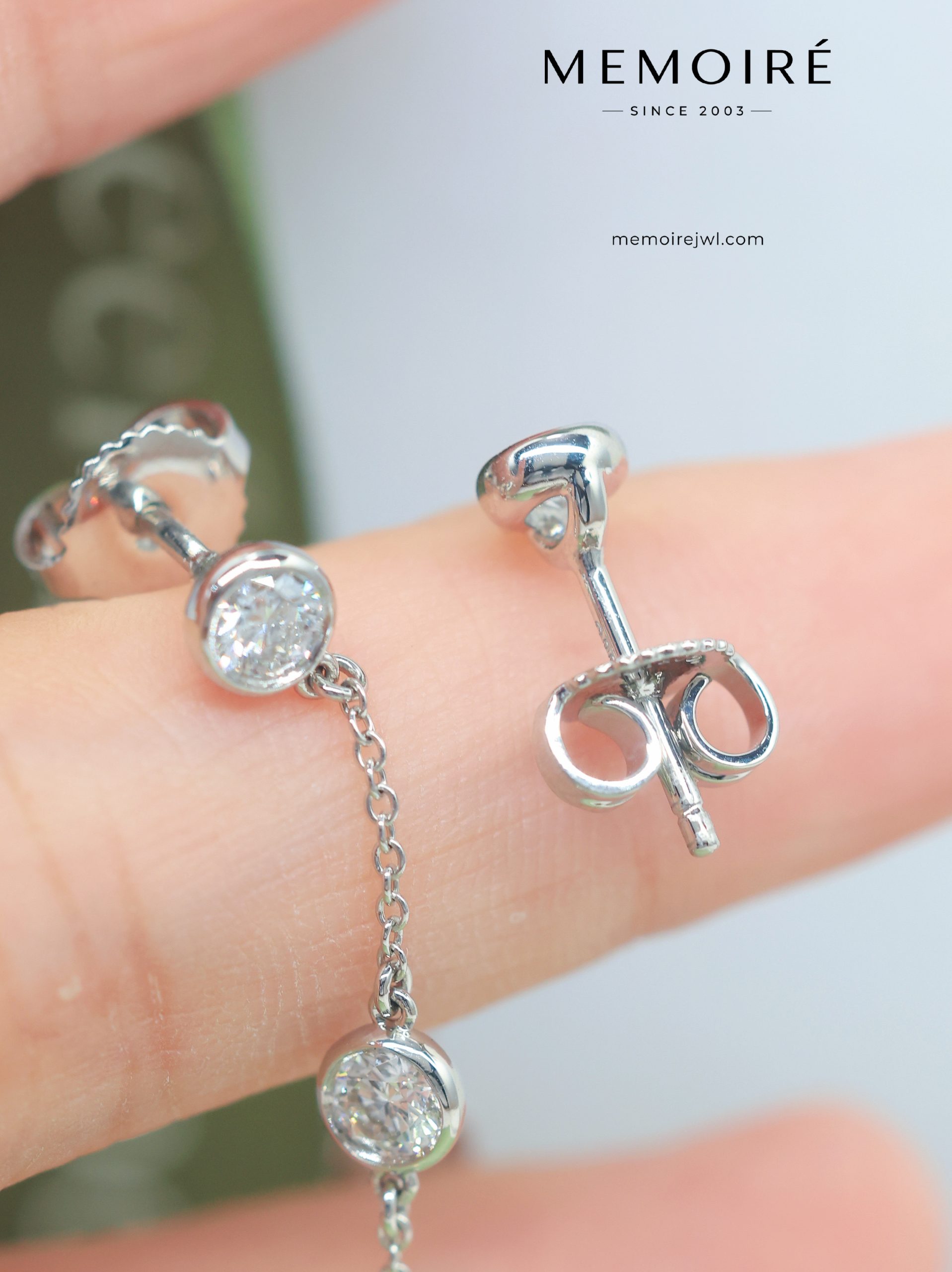 MEMOIRÉ Platinum 0.5ct Bubble Drop Earrings (5-Stone) - Image 4
