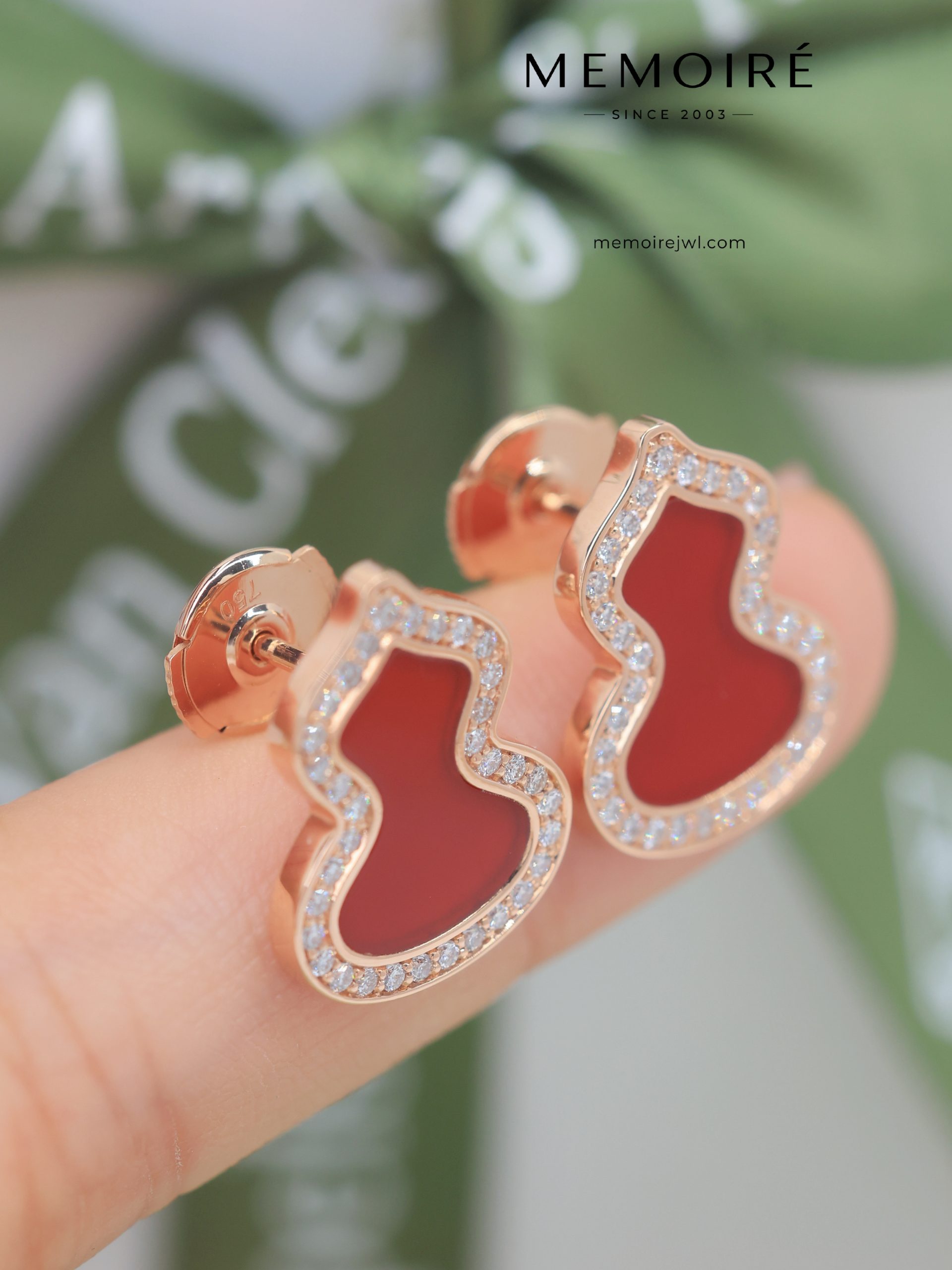 MEMOIRÉ Rose Gold Medium Red Agate Gourd Stud Earrings - Image 2