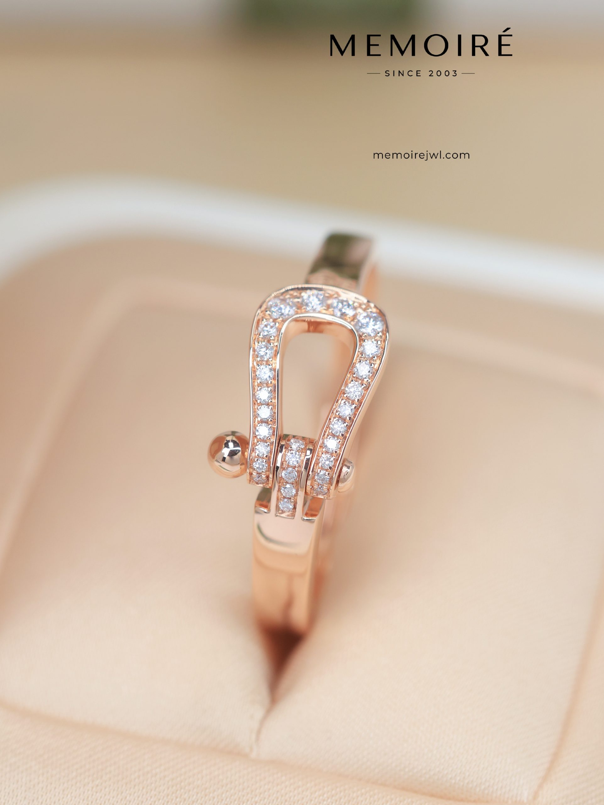 MEMOIRÉ Rose Gold Wide Full-Pave Horseshoe Buckle Ring - Image 4