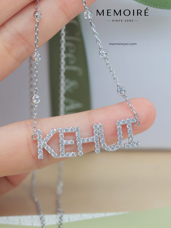 MEMOIRÉ Platinum Custom "KEHUI" Full-Pave Diamond Name Necklace