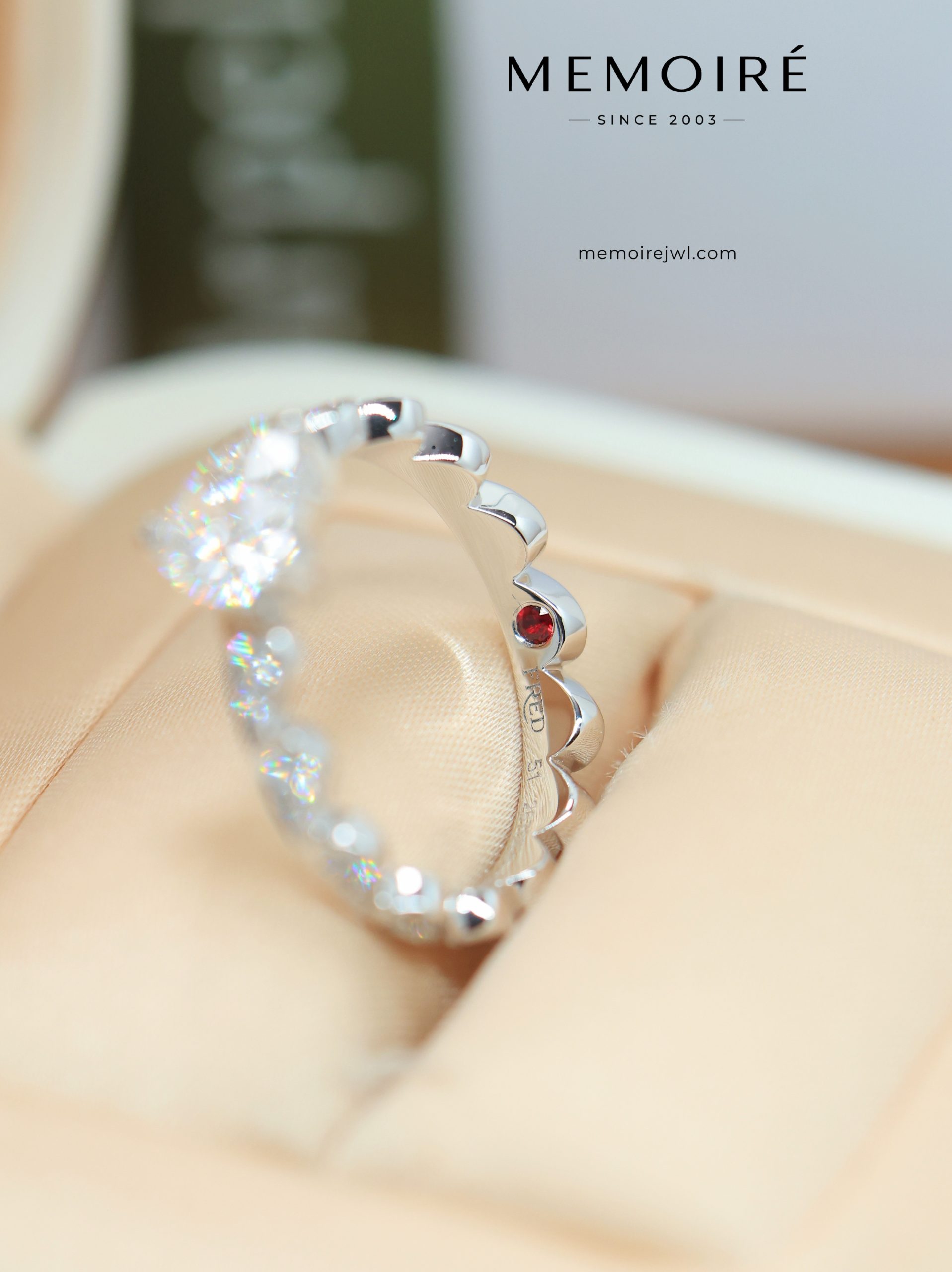 MEMOIRÉ Rose Gold Custom Heart-Shaped Center Diamond Full-Pave Ring - Image 5