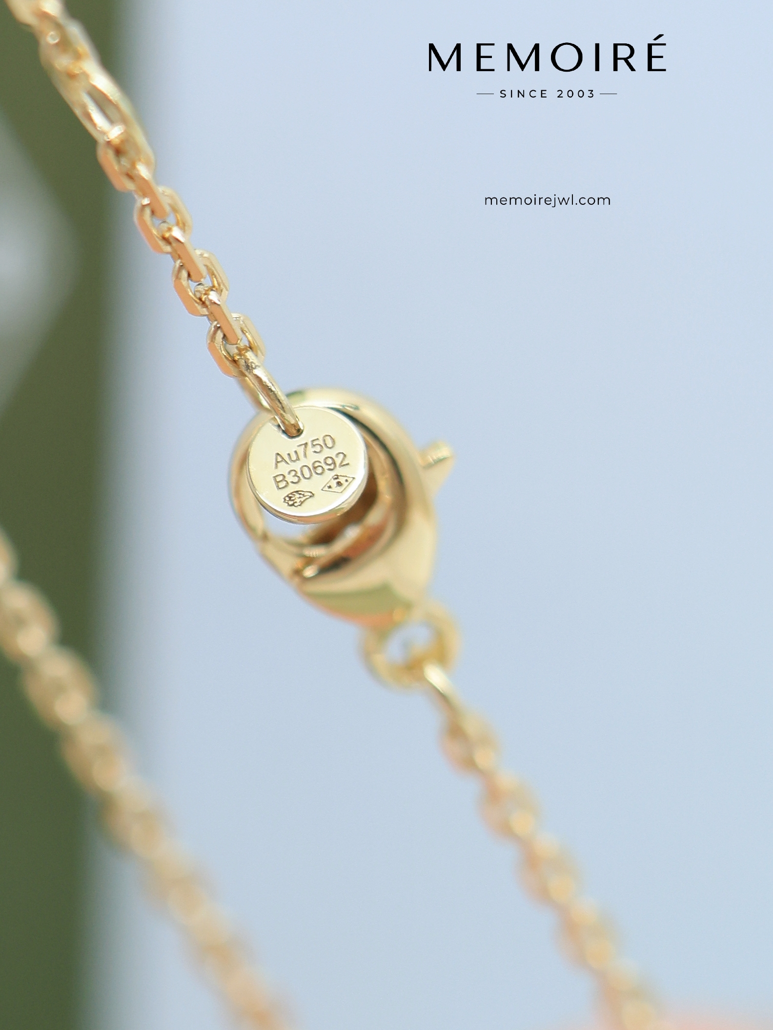 MEMOIRÉ Yellow Gold Small Single Moving Diamond Bracelet - Image 5