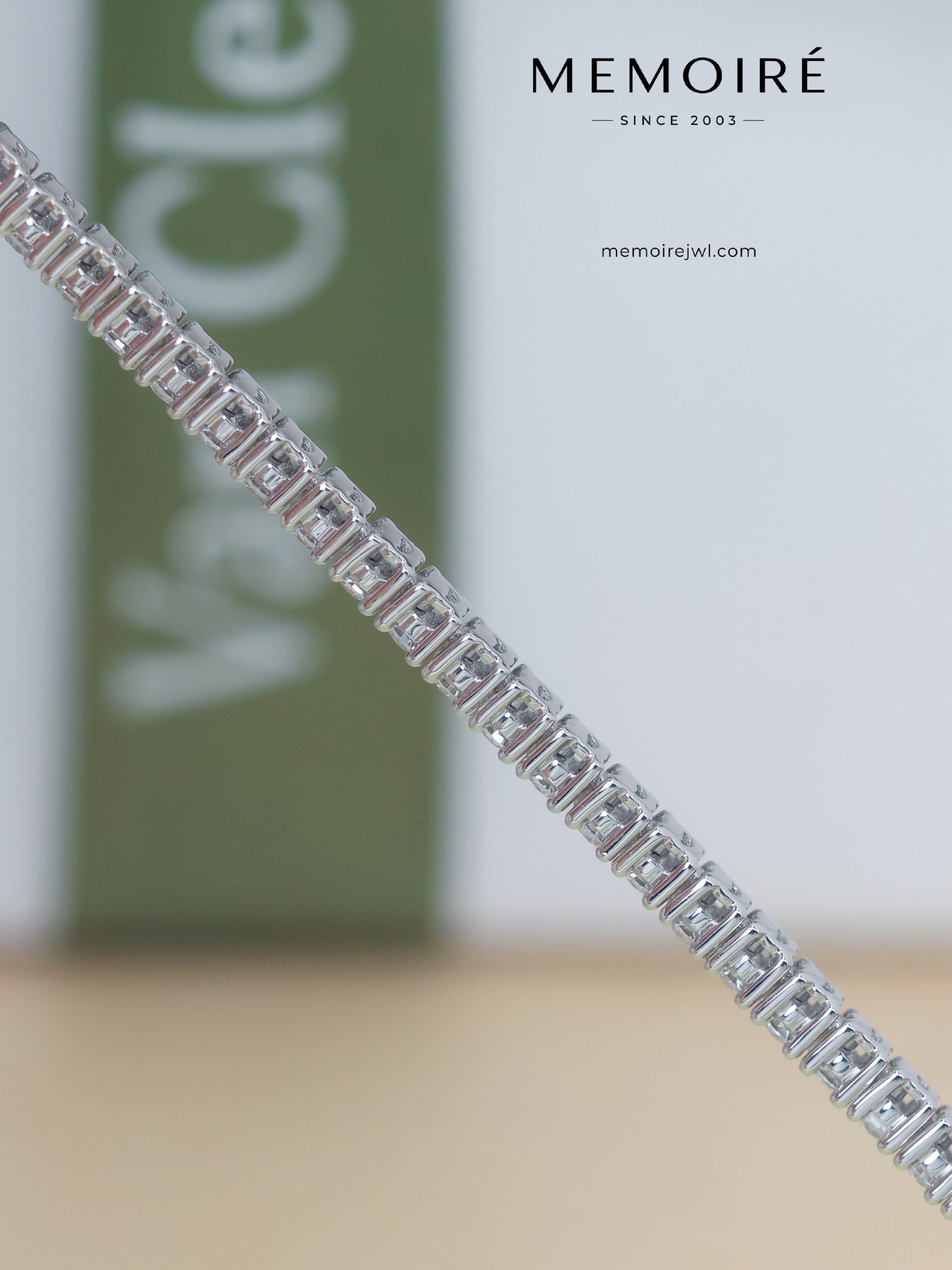 MÉMOIRÉ 18K White Gold All Diamond Tennis Bracelet - Image 4