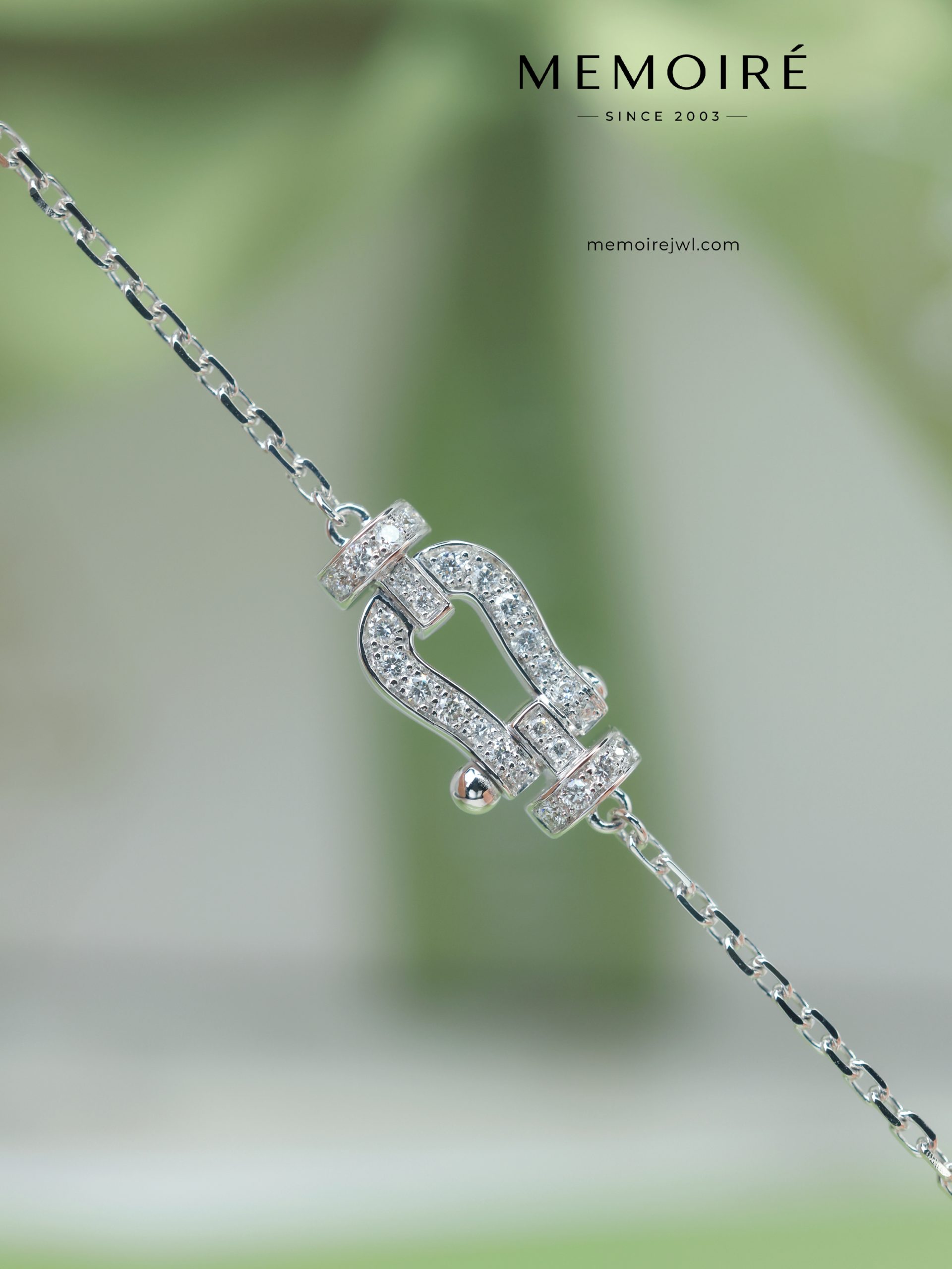 MEMOIRÉ White Gold Mini Full-Pave Horseshoe Buckle Bracelet