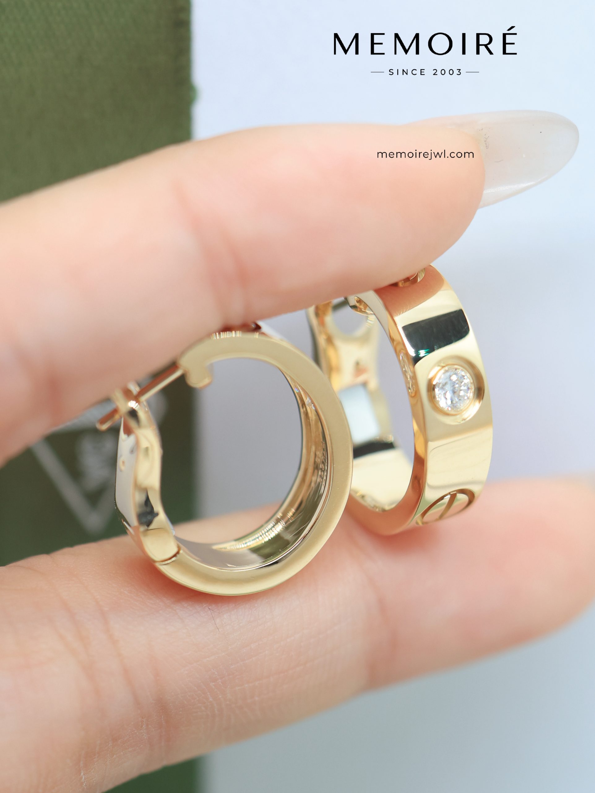 MÉMOIRÉ 18K Gold One Stone Screw Couple Ring Set - Image 3
