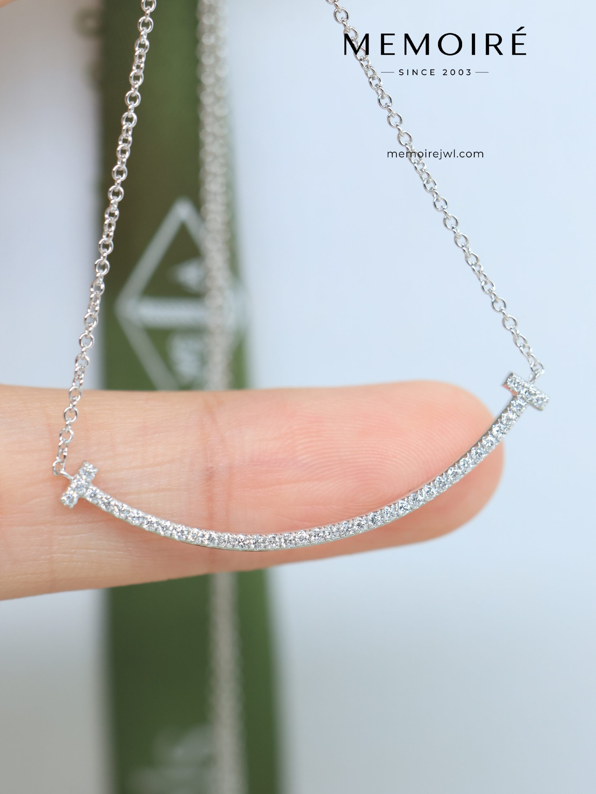MEMOIRÉ Platinum Slim Full-Pave Smile Necklace