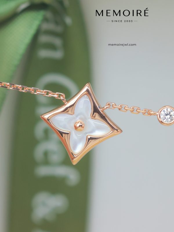 MÉMOIRÉ White Mother of Pearl Star 18K Rose Gold Diamond Necklace