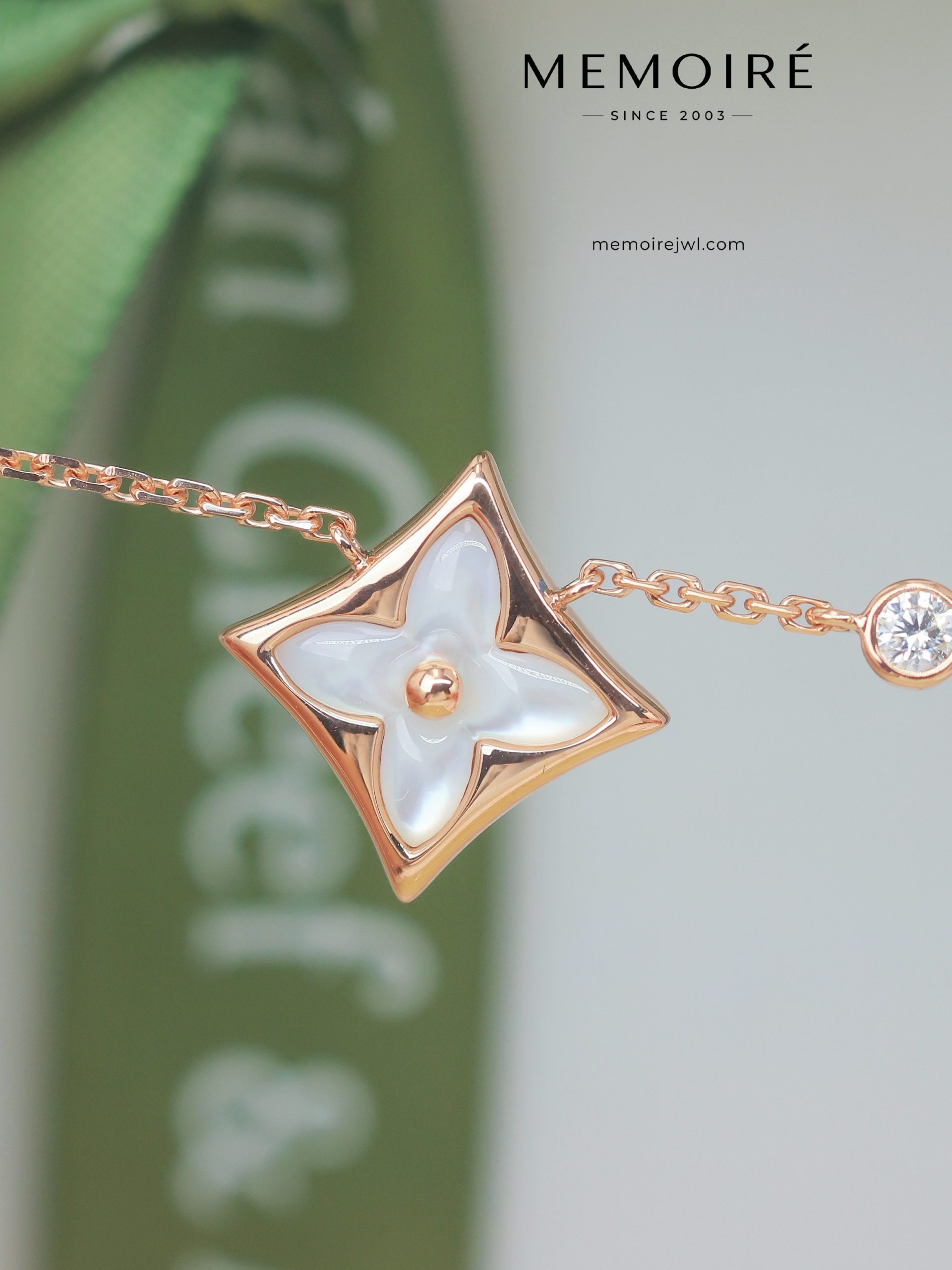 MÉMOIRÉ White Mother of Pearl Star 18K Rose Gold Diamond Necklace