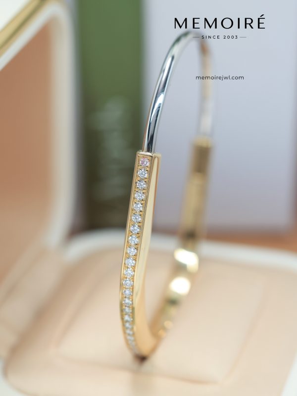 MÉMOIRÉ Two-Tone Gold & Platinum Narrow Lock U-Shaped Bracelet with Diamonds