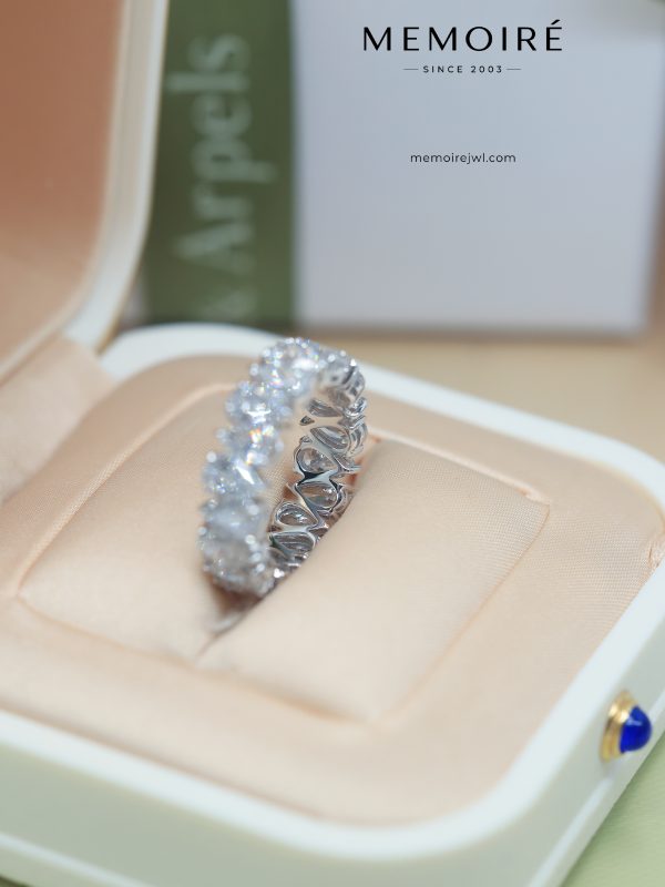 MÉMOIRÉ 18K White Gold Pear Shape Full Eternity Diamond Ring
