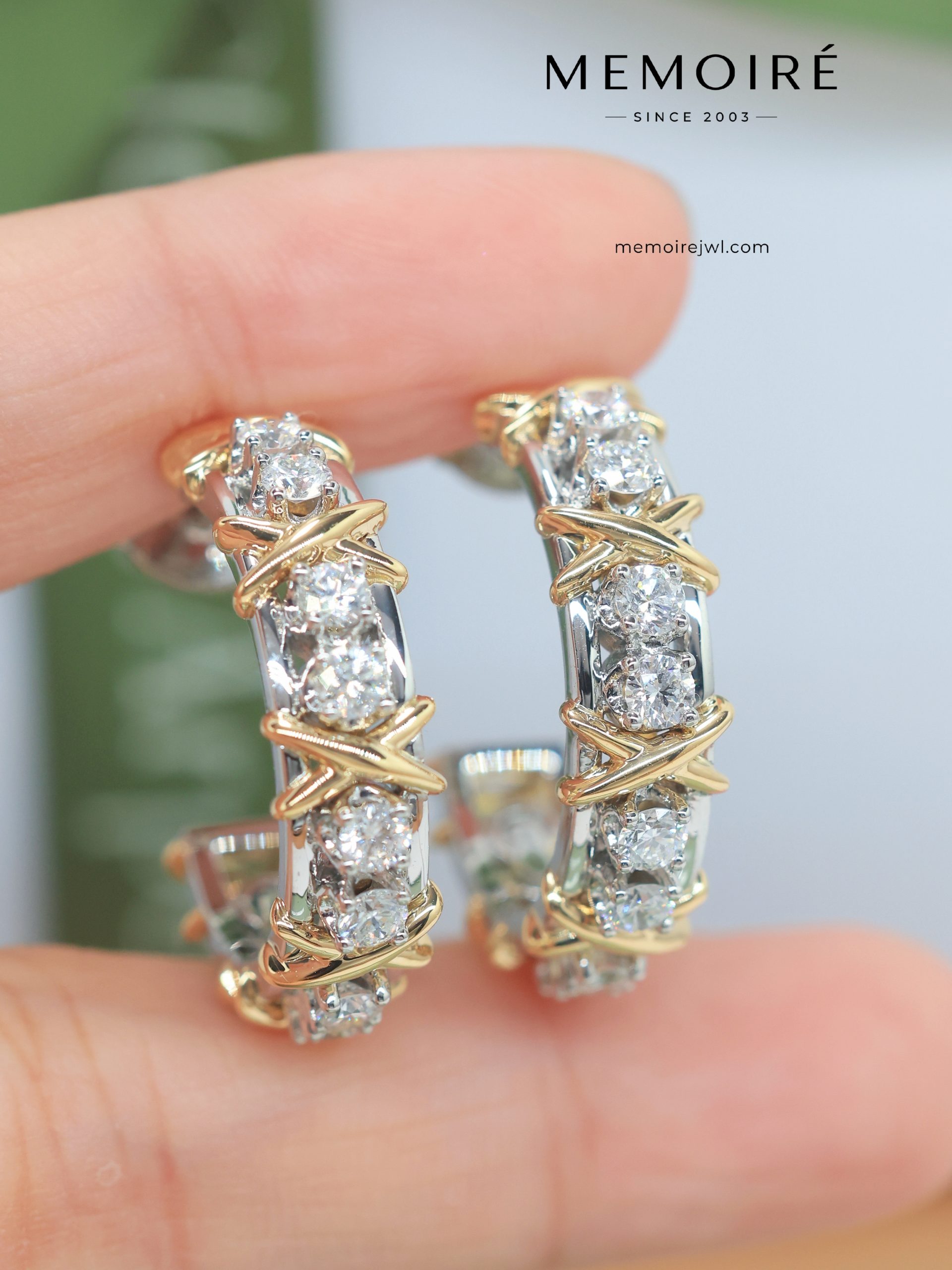 MÉMOIRÉ Two-Tone X Wrap Pave Diamond 18K Gold Half Hoop Earrings - Image 3