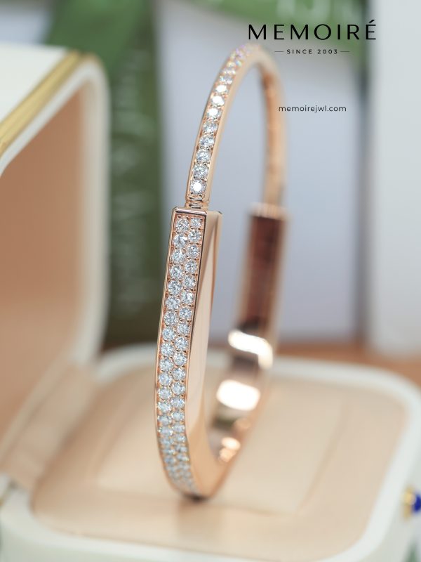 MEMOIRÉ Wide Full Pave Diamond Lock U-Cuff Bangle in Rose Gold