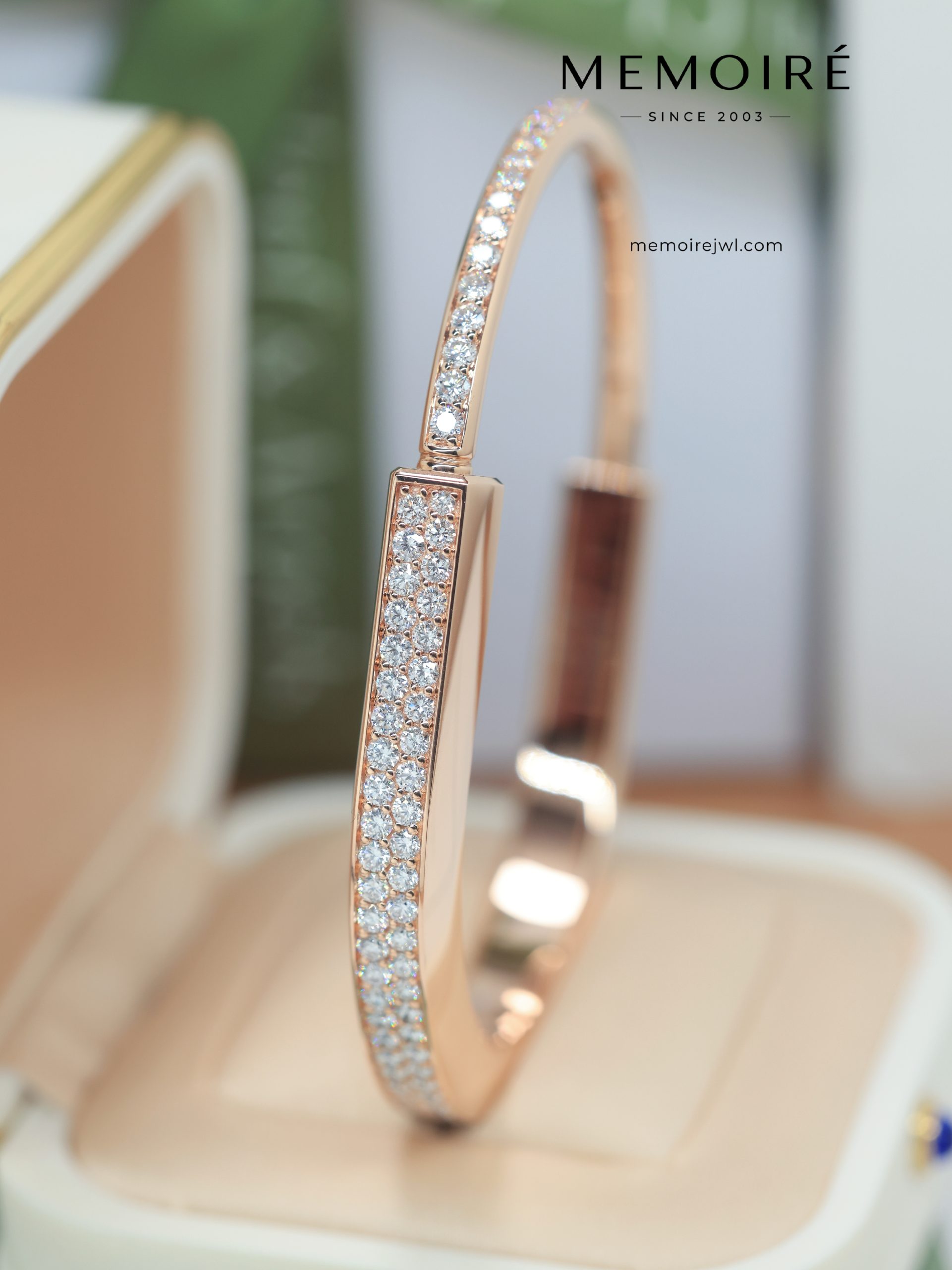 MEMOIRÉ Wide Full Pave Diamond Lock U-Cuff Bangle in Rose Gold