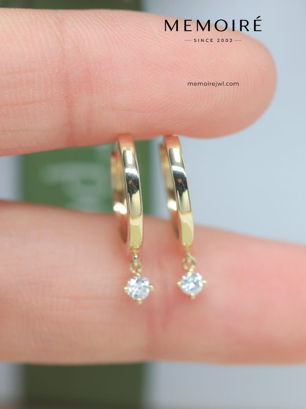 MÉMOIRÉ 18K Yellow Gold Hoop Drop Four-Prong Solitaire Diamond Earrings