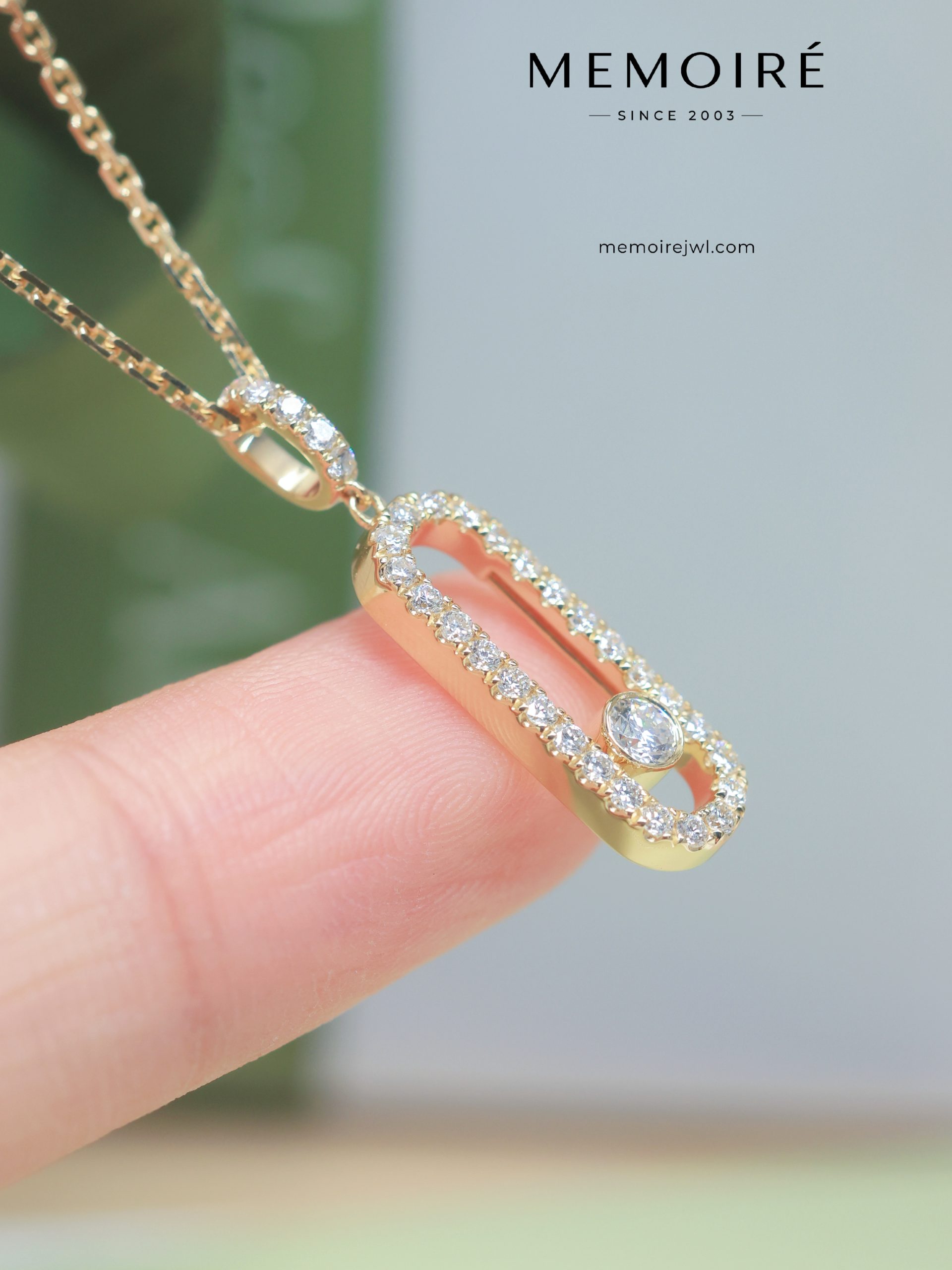MEMOIRÉ Yellow Gold Large Full-Pave Single Moving Diamond Necklace - Image 3