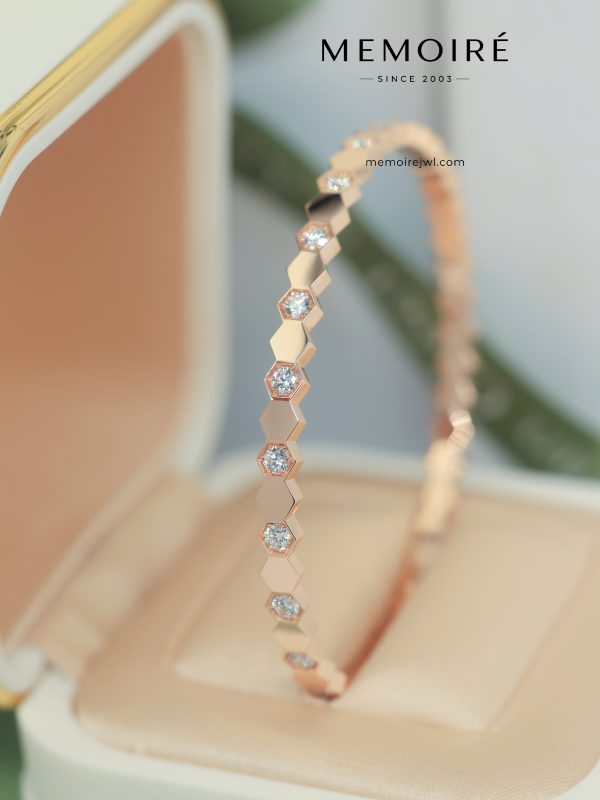 MEMOIRÉ Rose Gold Honeycomb Alternating Diamond Bangle