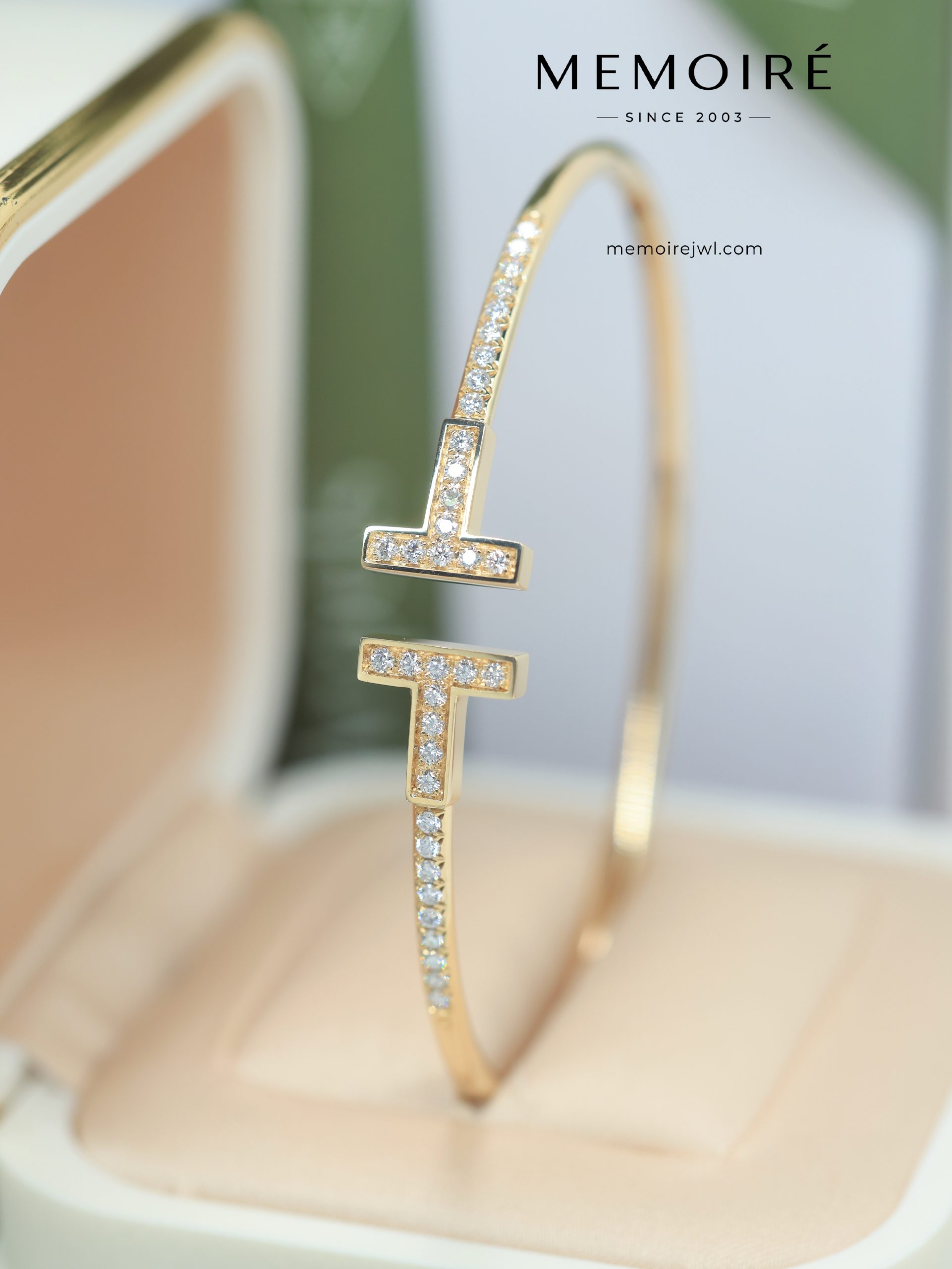 MEMOIRÉ Yellow Gold T1 Full-Pave Diamond Bangle