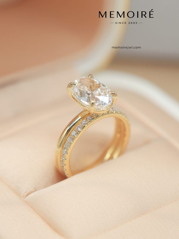 MÉMOIRÉ 18K Yellow Gold Four-Prong Oval Split Shank Half Pave Engagement Ring