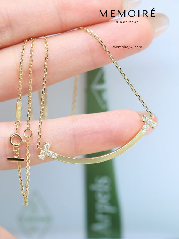 MEMOIRÉ Yellow Gold Wide Smile Necklace with Diamonds at Both Ends