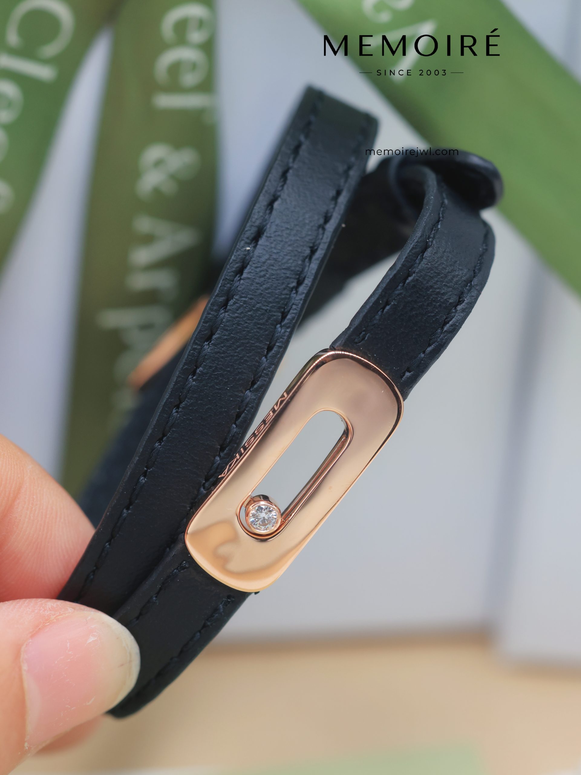 MEMOIRÉ Rose Gold Medium Single Moving Diamond Leather Bracelet