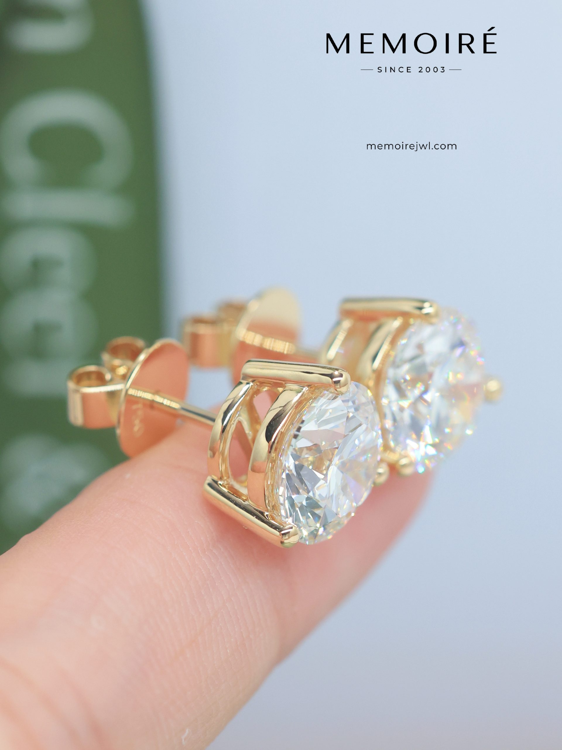 MÉMOIRÉ 14K Gold Open Basket Round Solitaire Stud Earrings