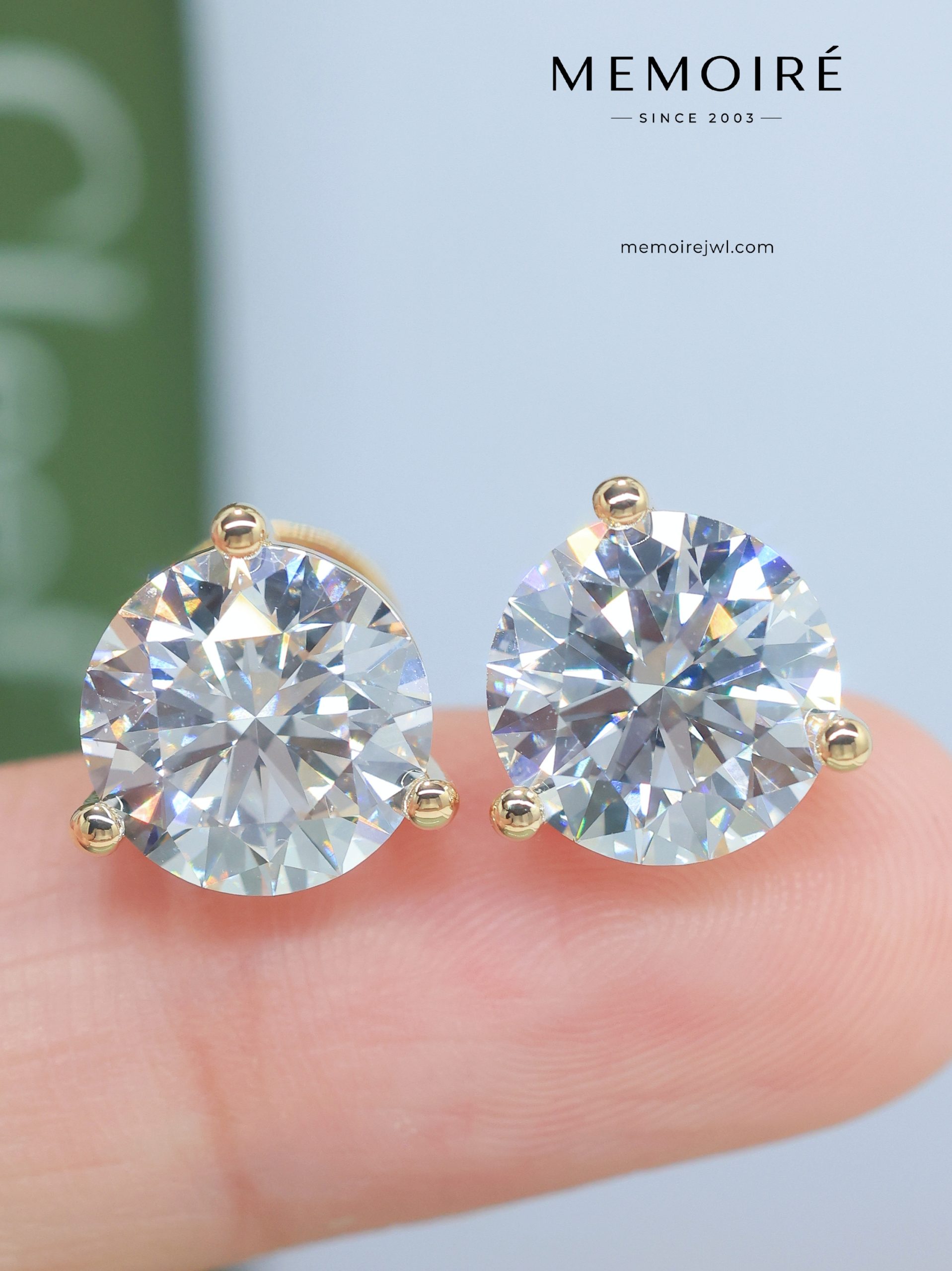 MÉMOIRÉ 14K Gold Open Basket Round Solitaire Stud Earrings - Image 3