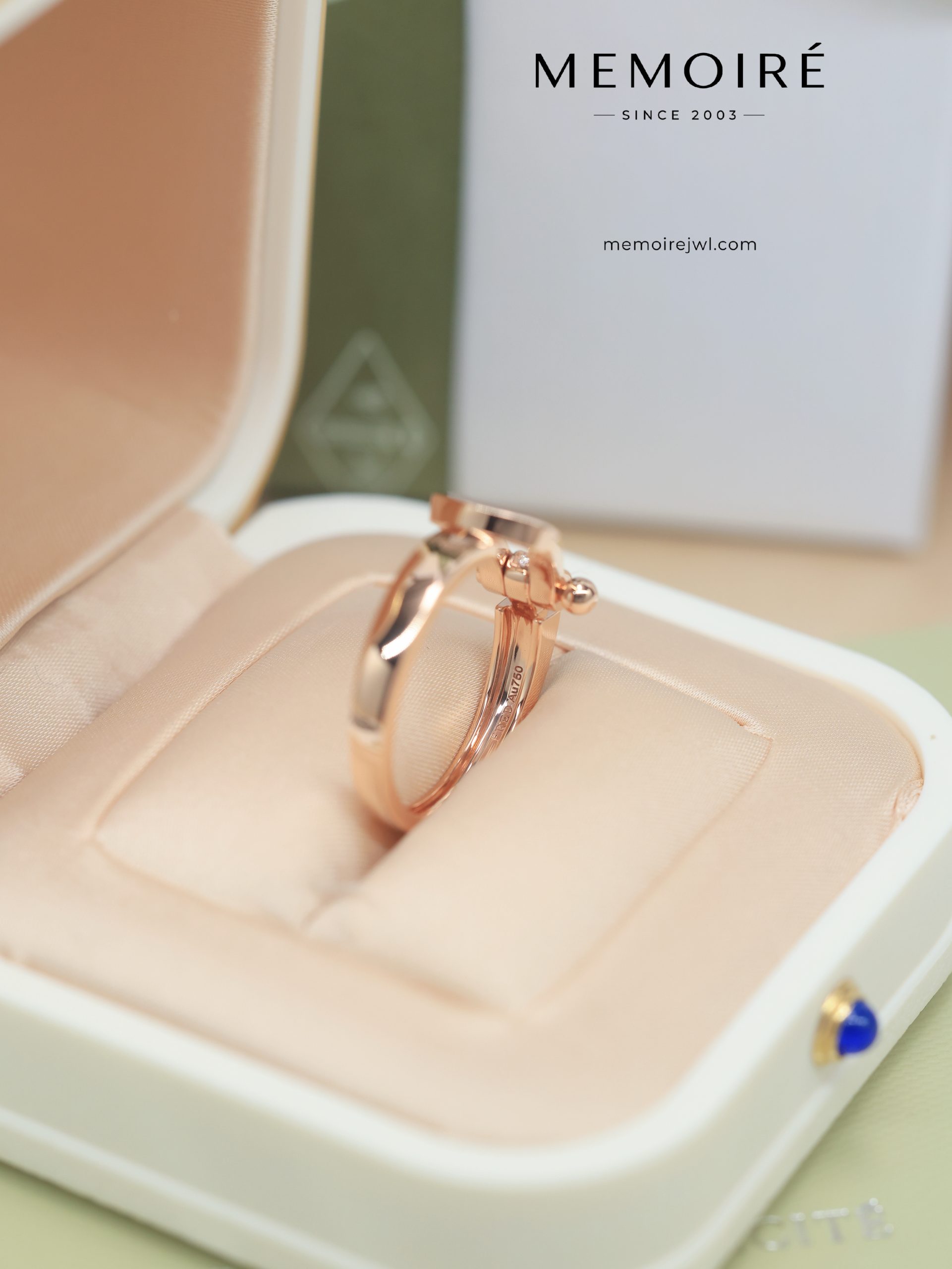 MEMOIRÉ Rose Gold Wide Plain Horseshoe Buckle Ring - Image 3